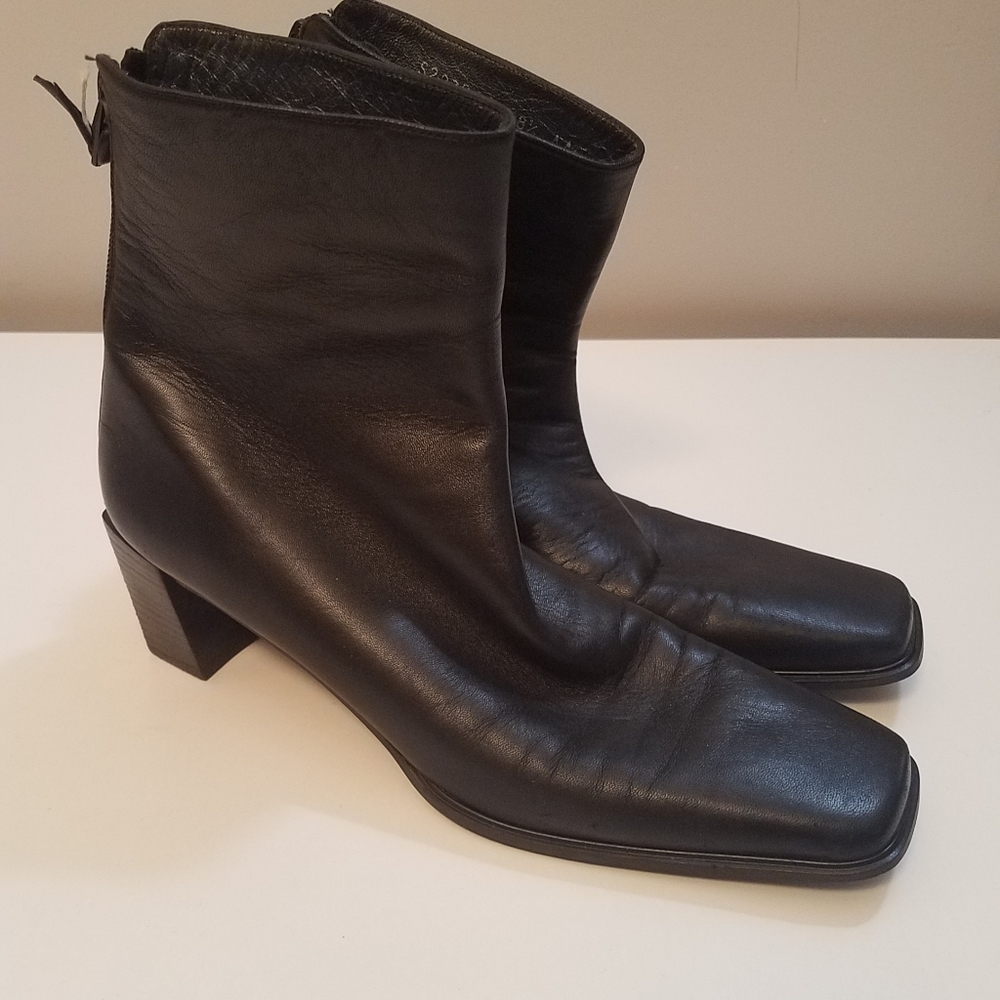 Stuart Weitzman Soft Black Leather Square Toe Boots Size 8.5